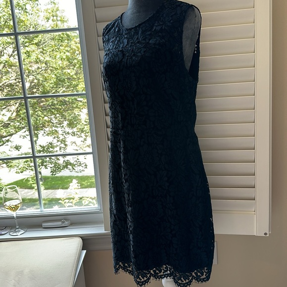 Banana Republic Navy Black Lace Sleeveless Cocktail Dress with Back Cut Out 12P - Picture 4 of 10
